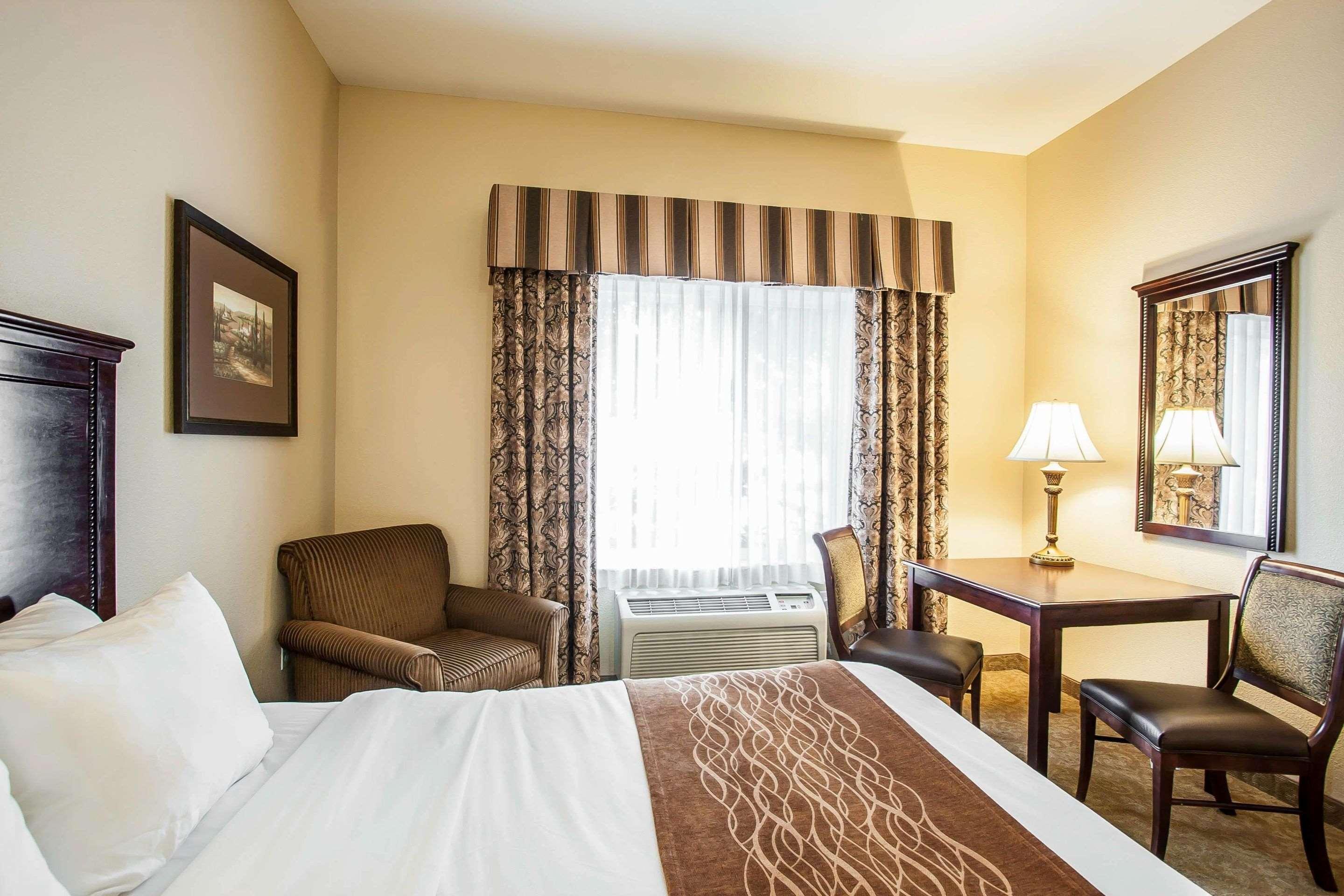 Comfort Inn & Suites Mcminnville Wine Country Extérieur photo