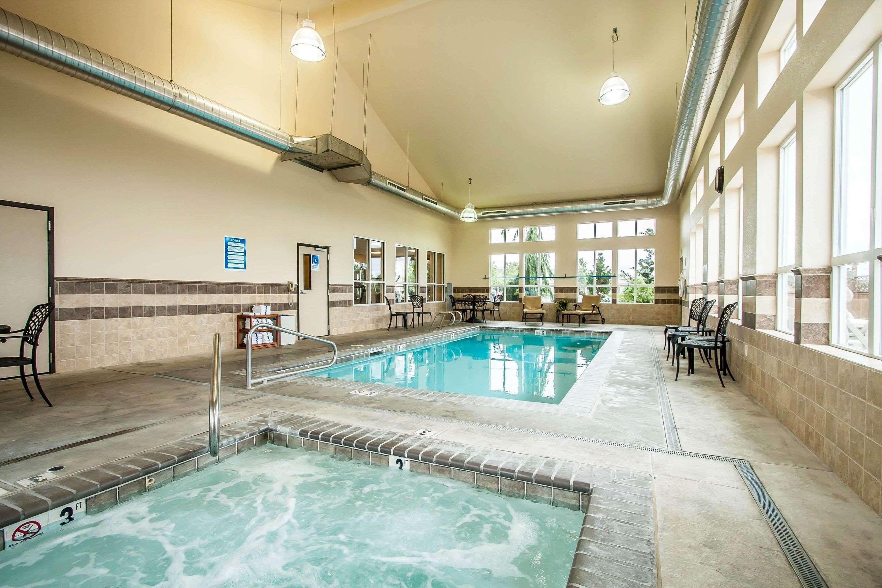 Comfort Inn & Suites Mcminnville Wine Country Extérieur photo