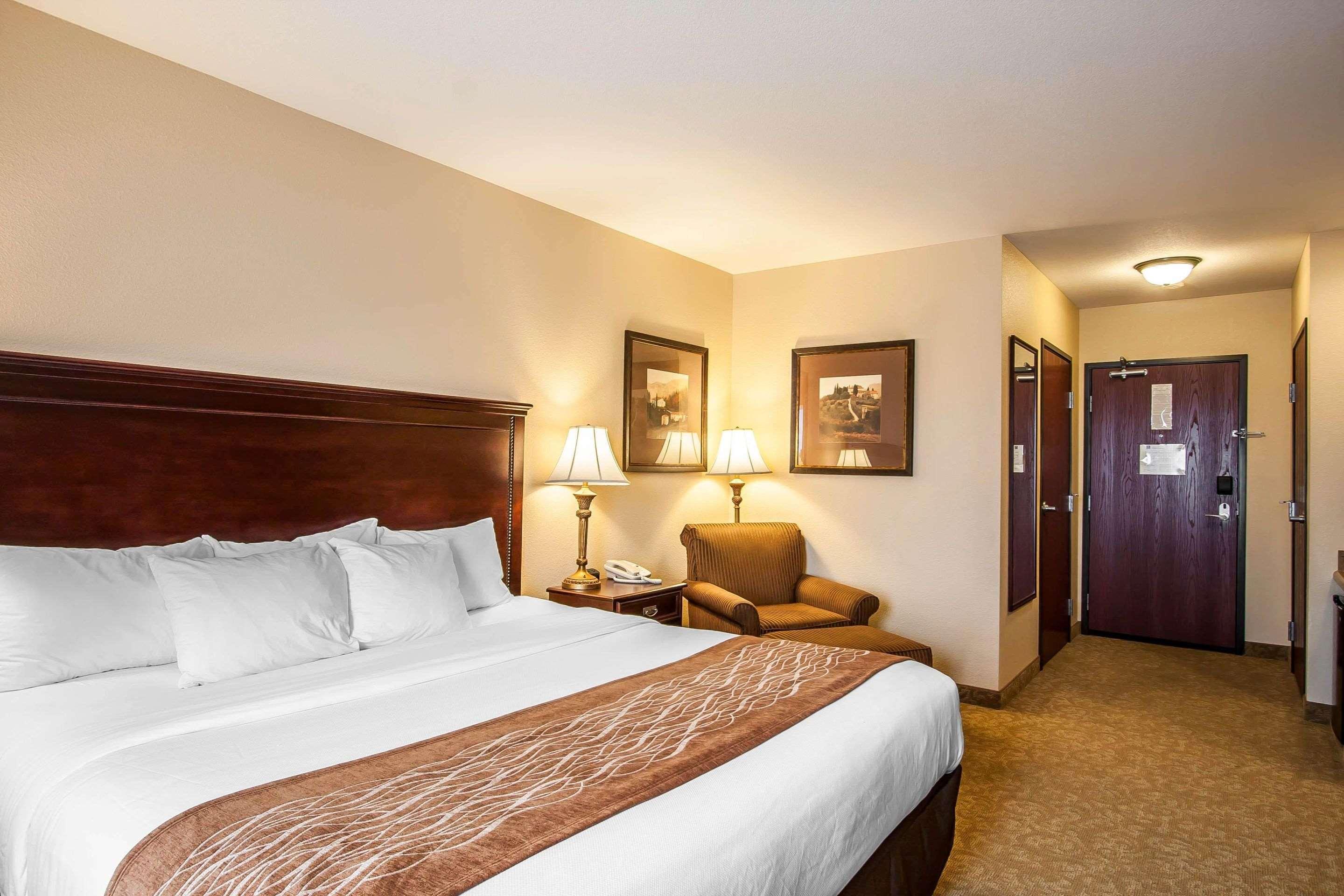 Comfort Inn & Suites Mcminnville Wine Country Extérieur photo