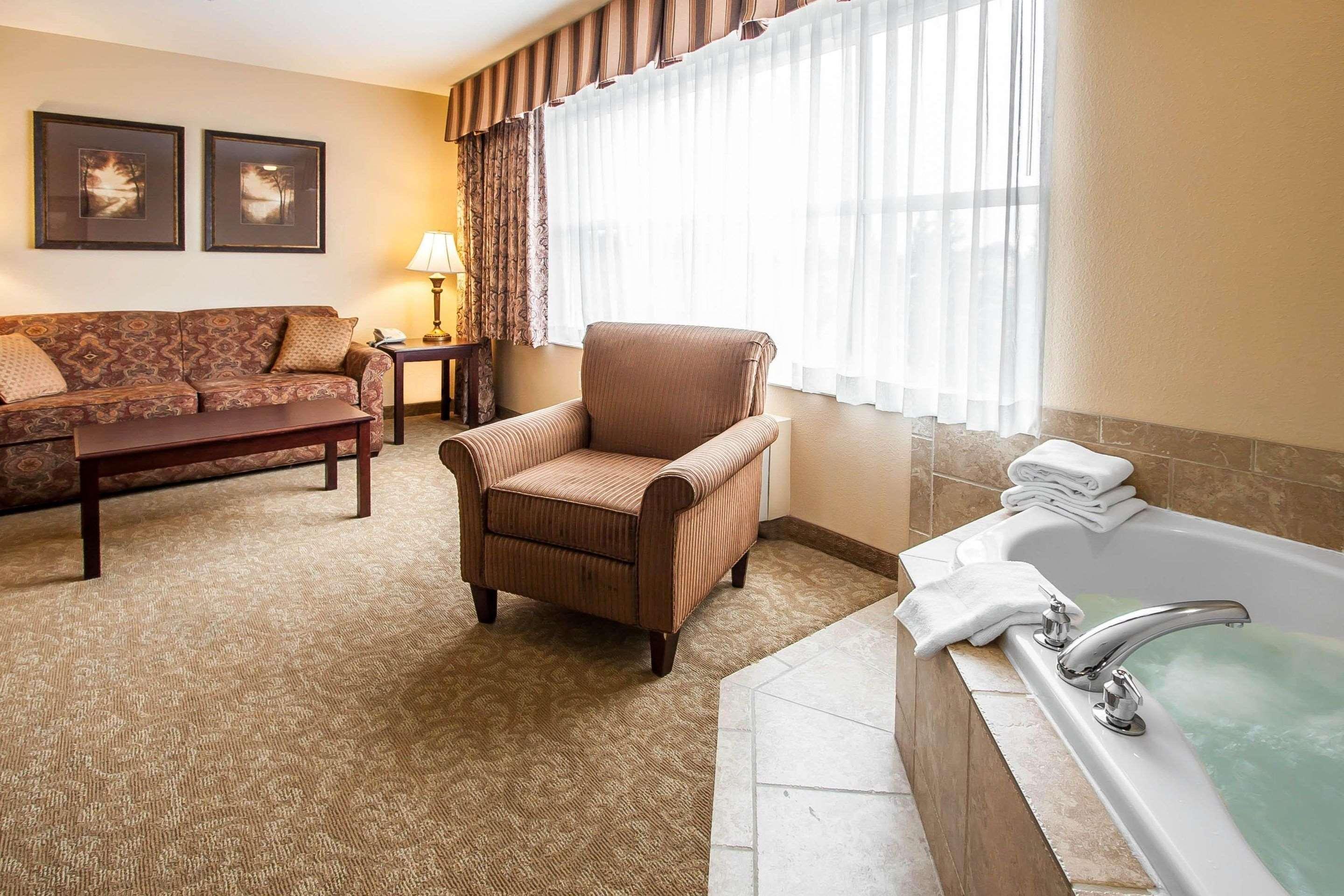 Comfort Inn & Suites Mcminnville Wine Country Extérieur photo